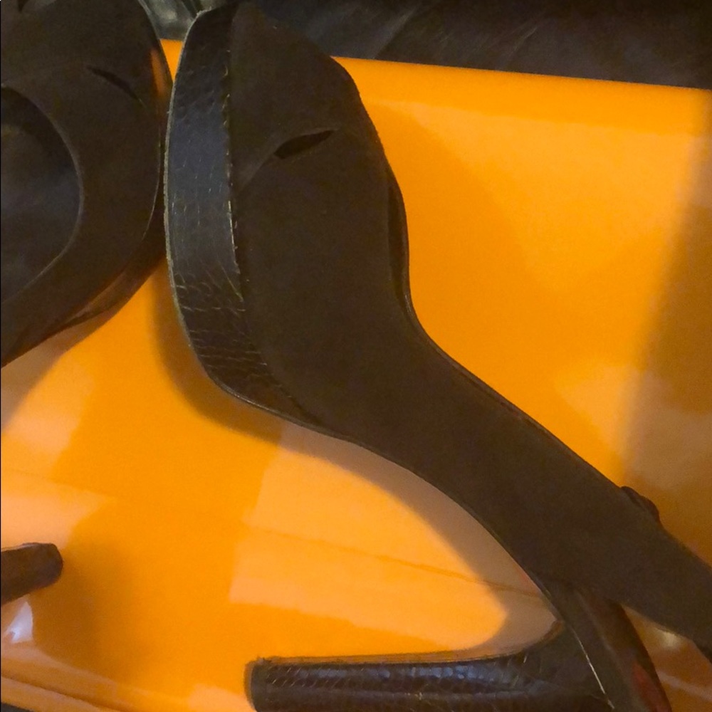 Fabulous fall; Freshen up in a beautiful suede sling back!